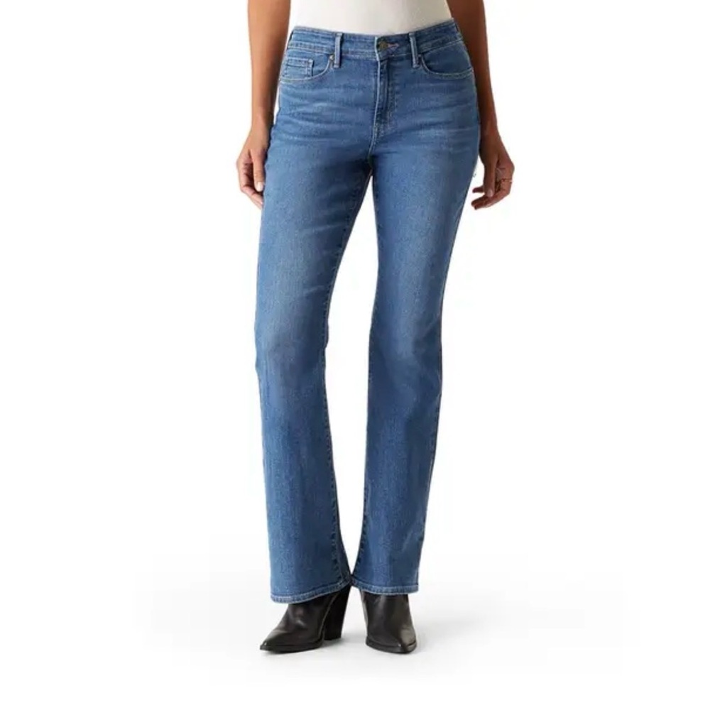 Levi’s Signature Mid Rise Bootcut Jeans Medium Wash Classic Denim Size 10 Short